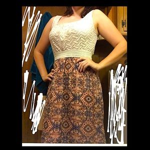 Pretty, long, multicolored dress.💓💙🤎size- large